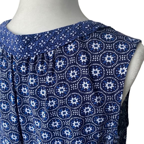 Old Navy NWOT Blue 2 Pattered Sleeveless Top Medium - Picture 5 of 12